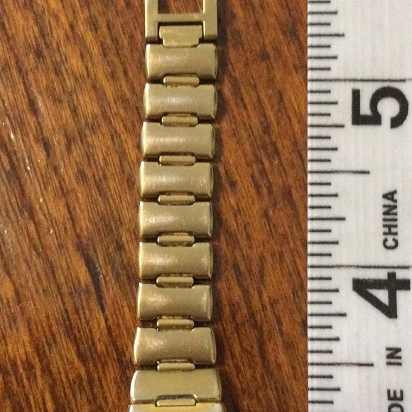 Vintage 14k Gold Plated Seiko Quartz Watch - Picture 4 of 9